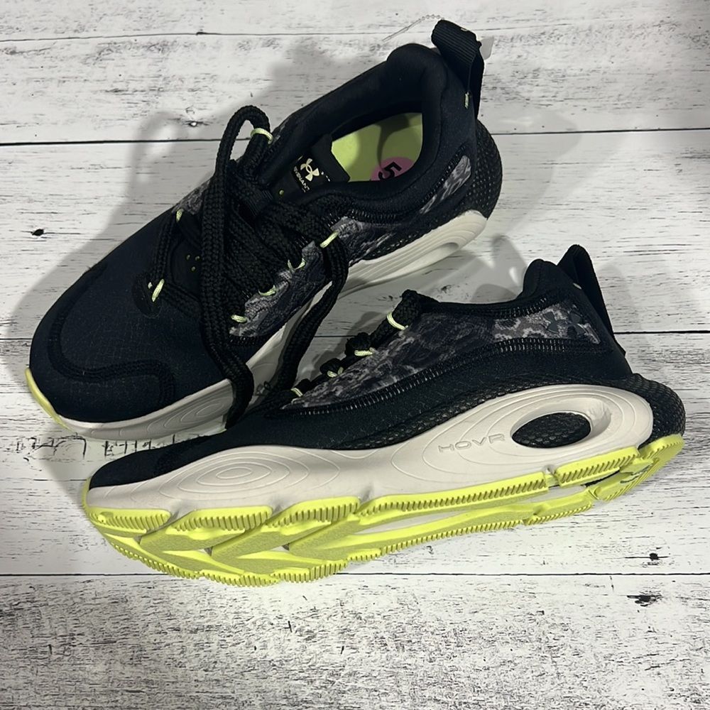 Under Armour UA HOVR Revenant Venom Size 5.5 Women - Picture 4 of 8